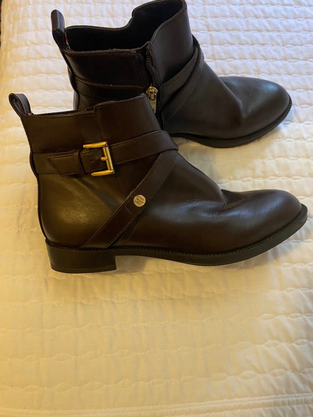 Tommy Hilfiger Brown Ankle Boots Gold Buckle Zip Booties Size [6]